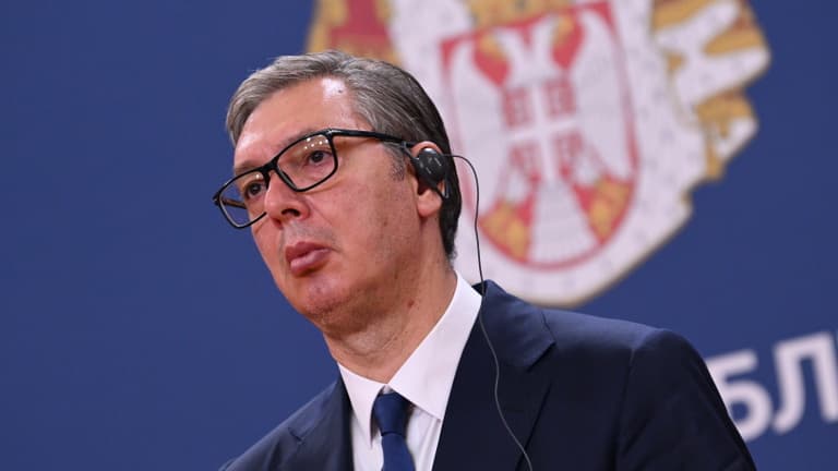 Hónapok után lépett a szerb kormány, kezdeményezik a parlament feloszlatását