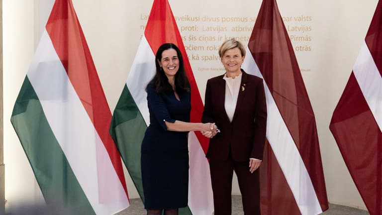 Orbán Anita Rigában tárgyalt, újraindulnak a magyar–lett biztonságpolitikai egyeztetések