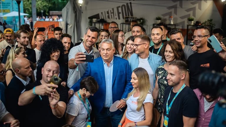 A térdeléstől a függetlenségig: a polgármester, aki rájött, hogy mindenkit képviselnie kell