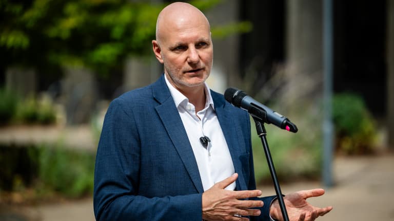 Belenyúltak az állami szerződésekbe, súlyos dolgokat találtak – egy tucat feljelentés készül