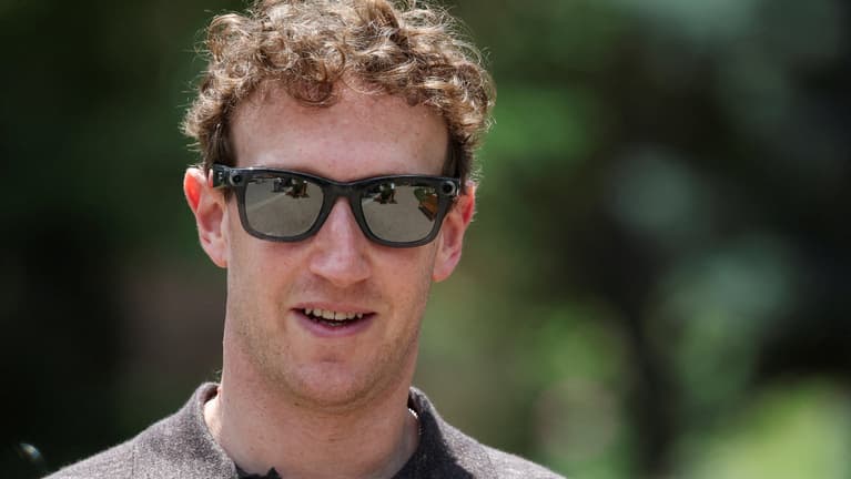 Elon Muskék már az összeomlástól tartanak, eközben Mark Zuckerberg szembement a techvilággal