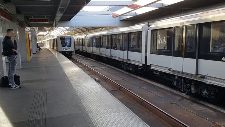 Reagált a BKV a metrószörfözős videóra: Egyetlen rossz mozdulat is végzetes lehet