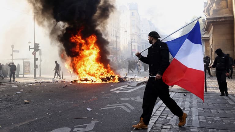 C'est la vie – XVI. Lajos óta senki nem vette ilyen lazán a párizsi zavargásokat
