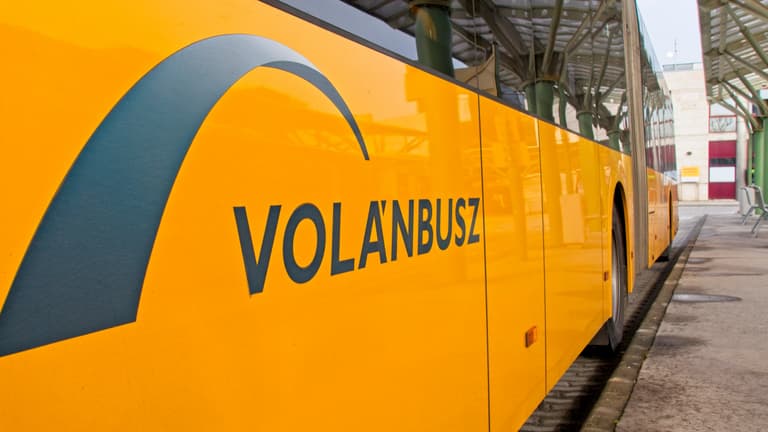 Emeletes távolsági buszok érkeznek a Volánhoz, több száz új jármű állhat forgalomba