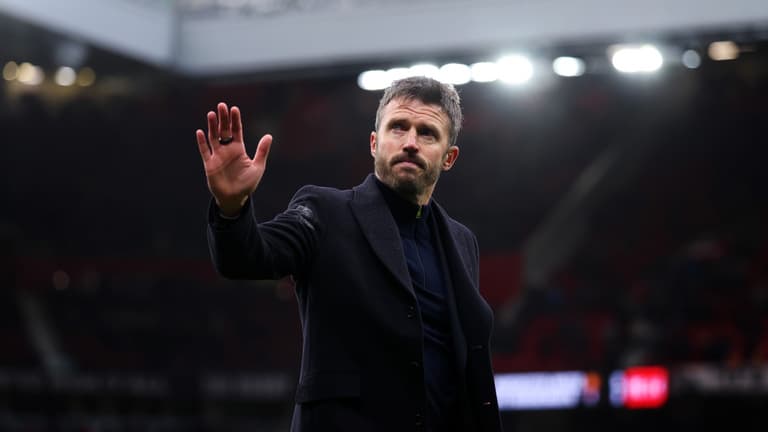 Egyelőre megúszhatta a kirúgást a Manchester United edzője