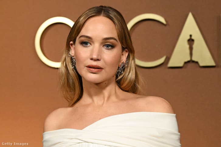 Jennifer Lawrence bevallotta, milyen plasztikai beavatkozásai voltak, de már a következőt tervezi
