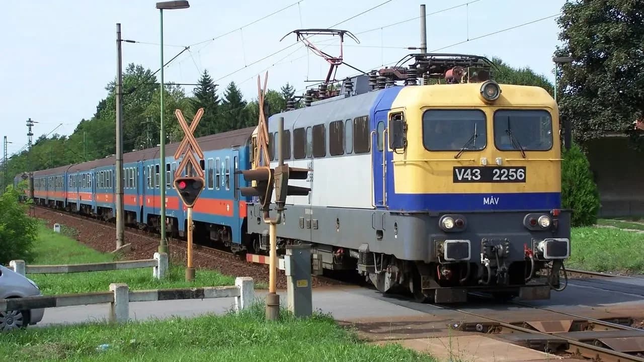 Lassítja a vonatokat a hőség miatt a MÁV