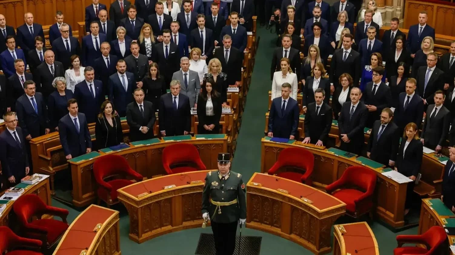 Omnipotens dilettantizmus: a Tisza-kormány első száz napja