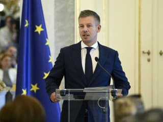 Pakson rövidesen startol a bárkák süllyesztése