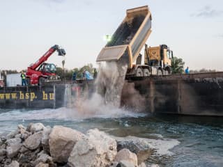 Nagy bajt előzött meg a paksi fenékküszöb