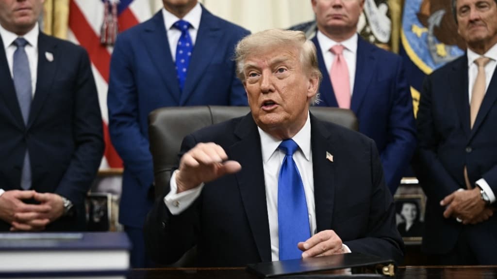 Trump szerint a félidős választásokkal véget ér a háború, visszaesnek az olajárak
