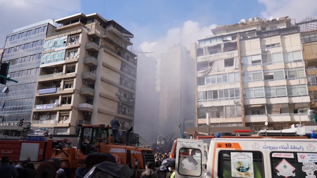 Újabb izraeli légicsapások a Hezbollah ellen, a támadásnak 11 halottja lehet