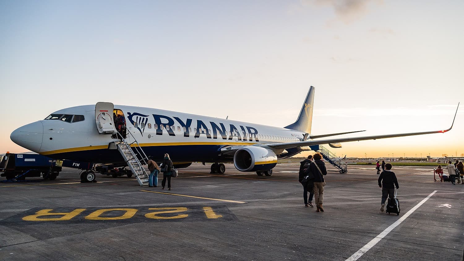 Nagyot esett a Ryanair profitja, olcsóbb jegyekkel próbálják menteni a helyzetet