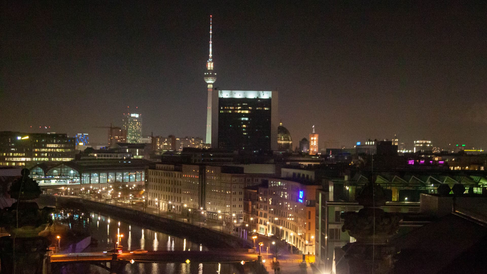 Váratlan fordulat Berlinben: hatalmasat bukhattak a kormányzó pártok