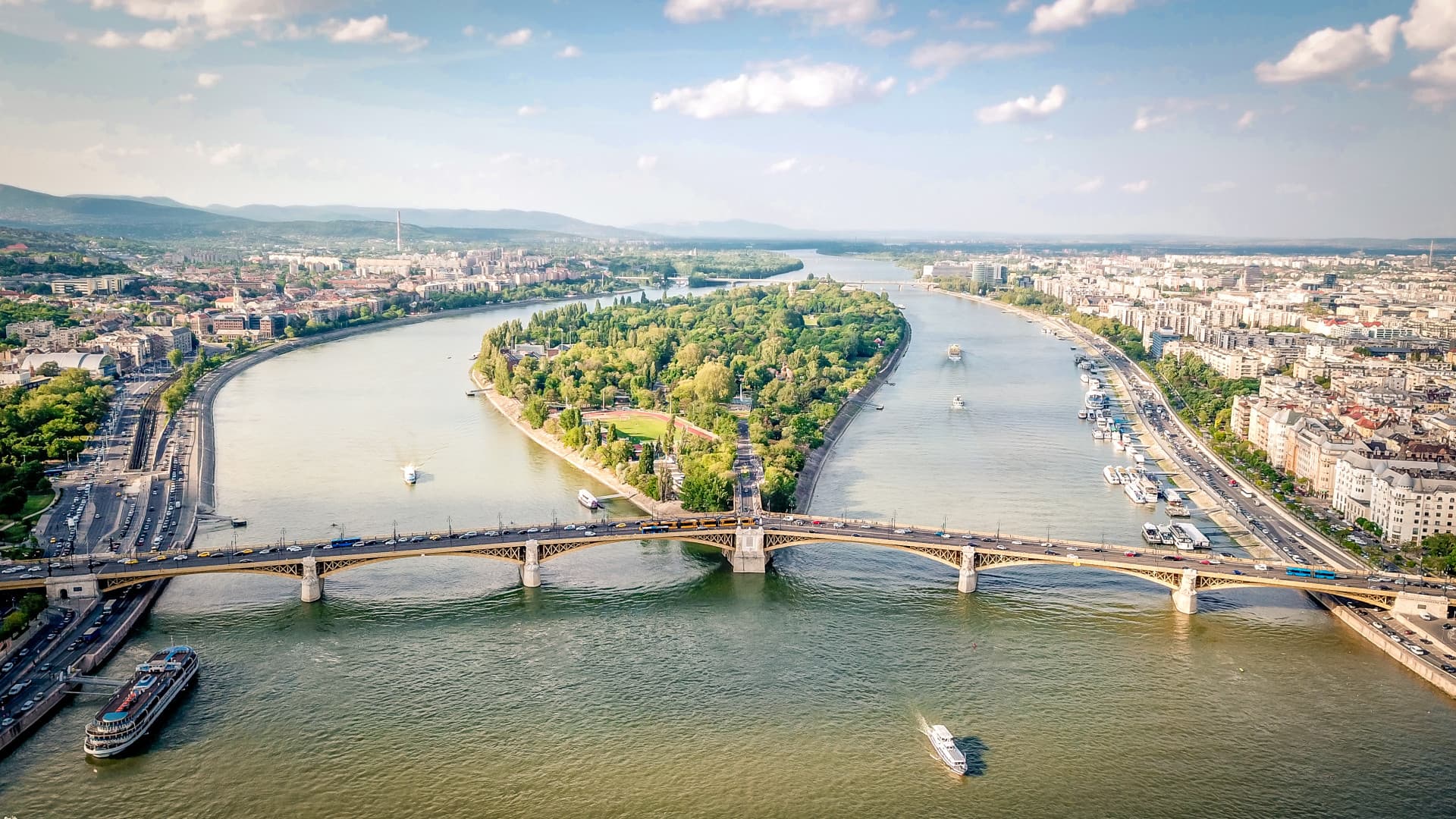 Karácsony bejelentette, hogy keddtől jön a nagy változás Budapesten