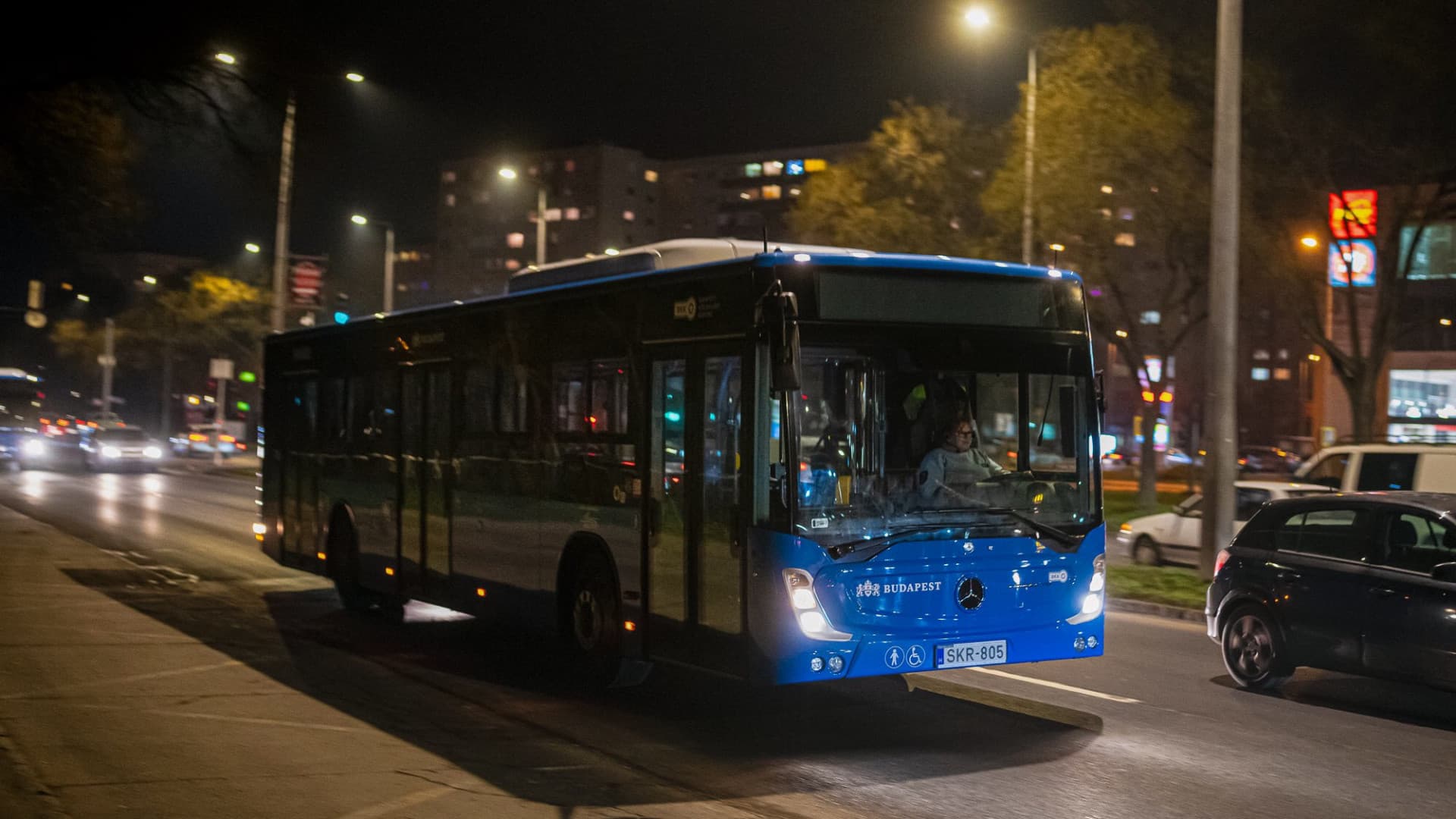 Még több éjszakai buszjáratot indítanak Budapest agglomerációjába