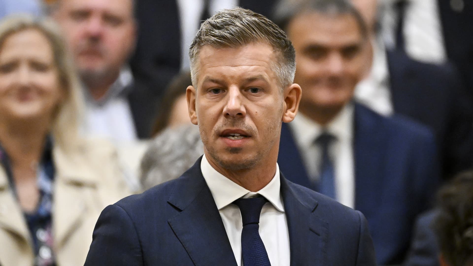 Néhány órával a határidő lejárta előtt jelentette be Magyar Péter, hogy mi lett az uniós pénzek sorsa
