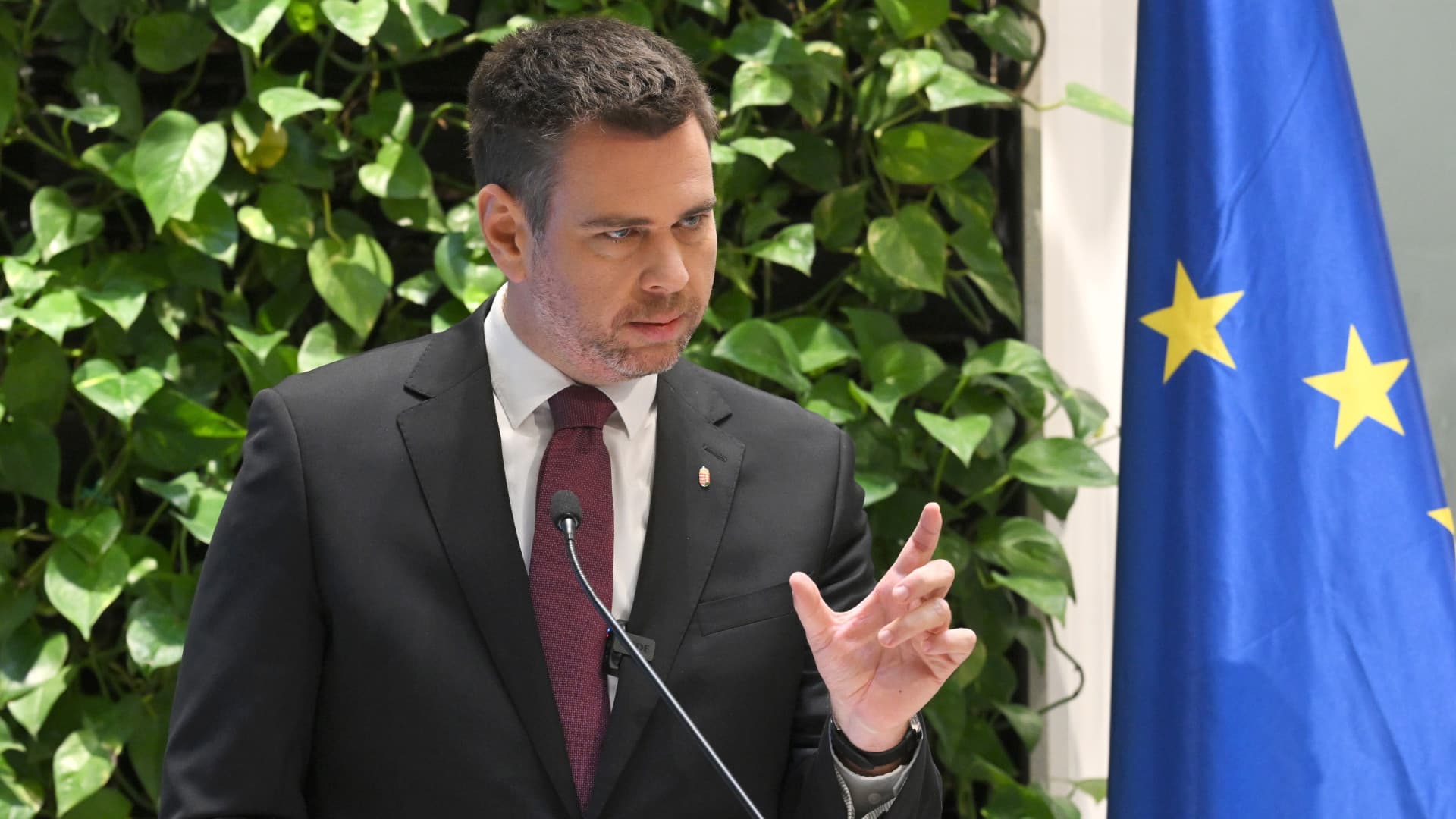 Vitézy Dávid: a kormány büntetőfeljelentést tesz Mészáros és Szíjj ellen - "A hűtlen kezelés körülményei fennállnak"