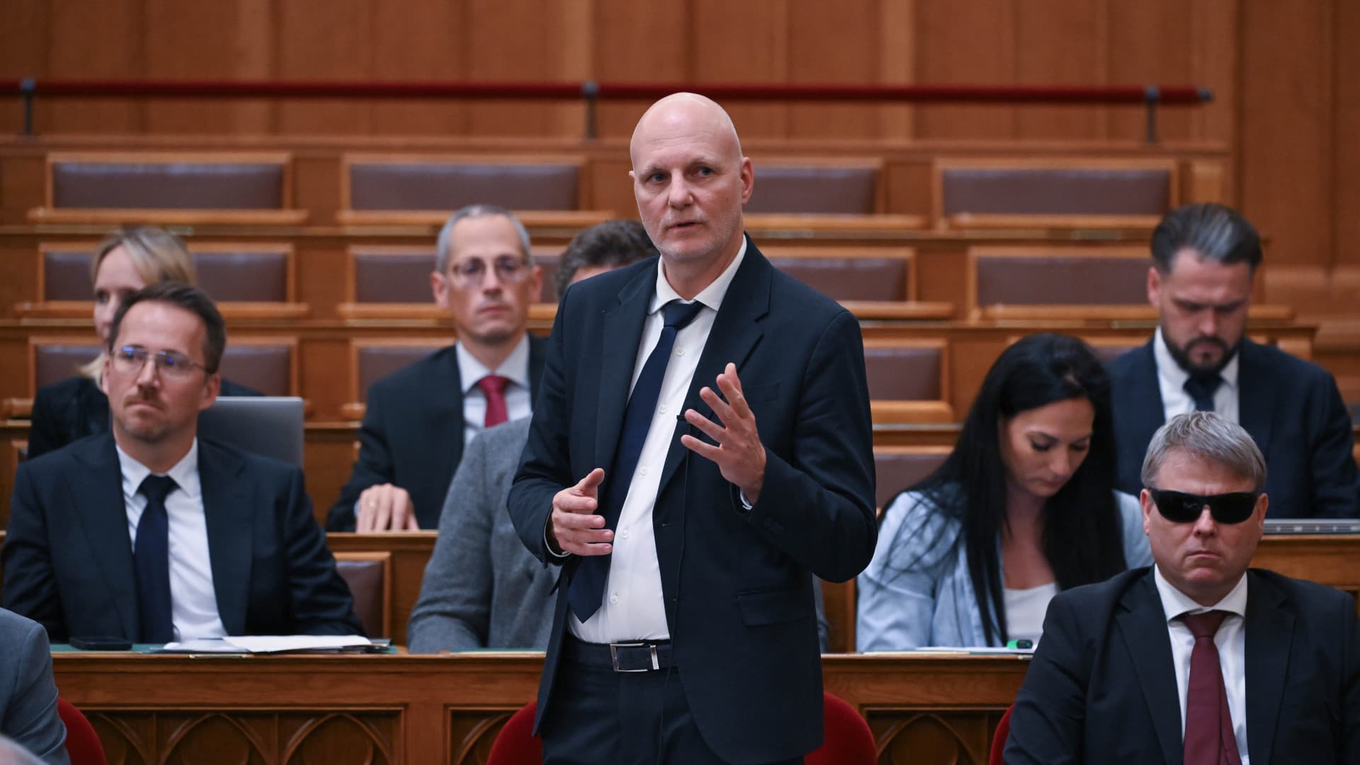 Elrendelték a nyomozást a Balásy Gyula-féle Lounge-csoport szerződései miatt