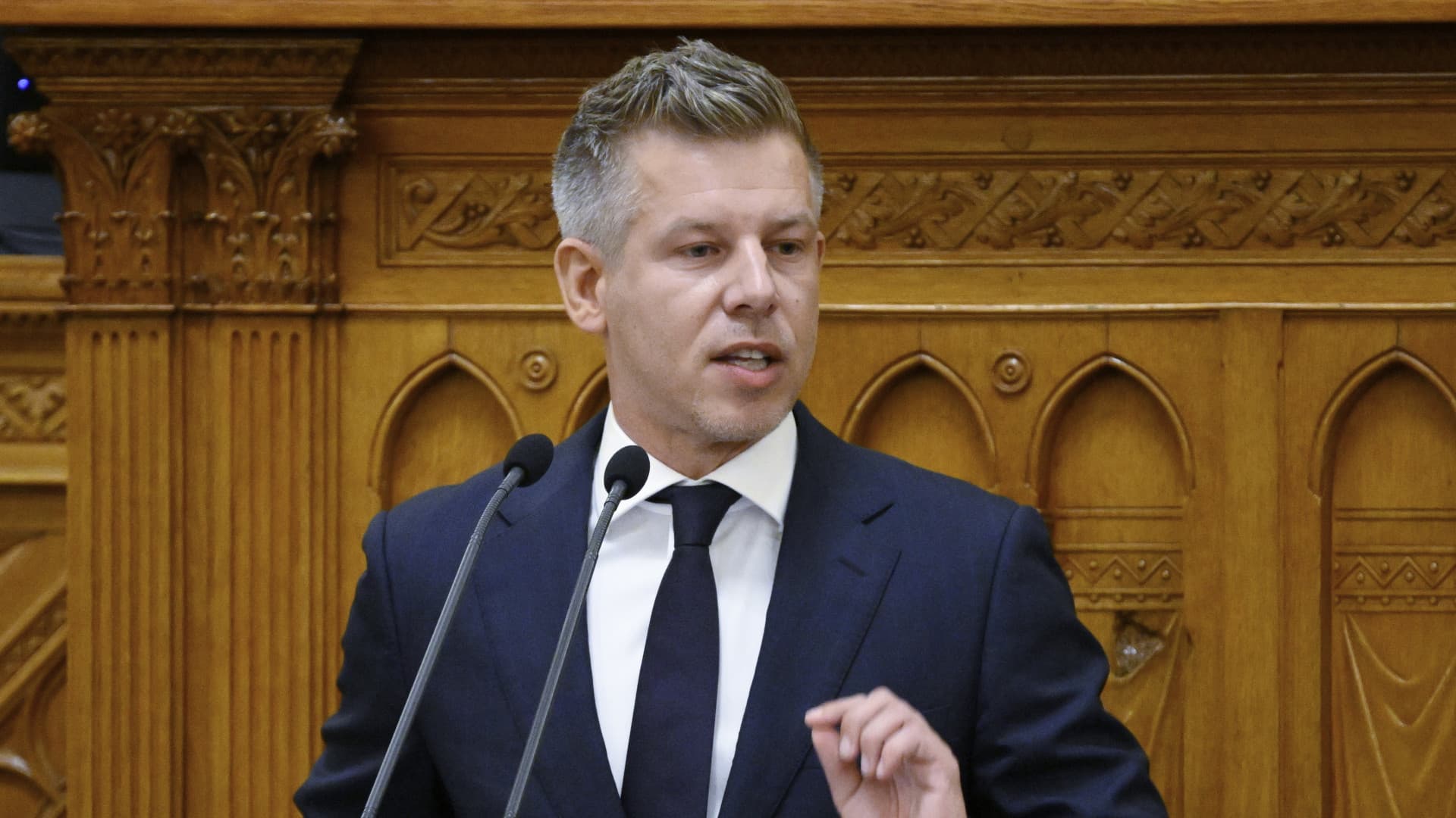 Mérleget vont Magyar Péter a Tisza-kormány első száz napjáról