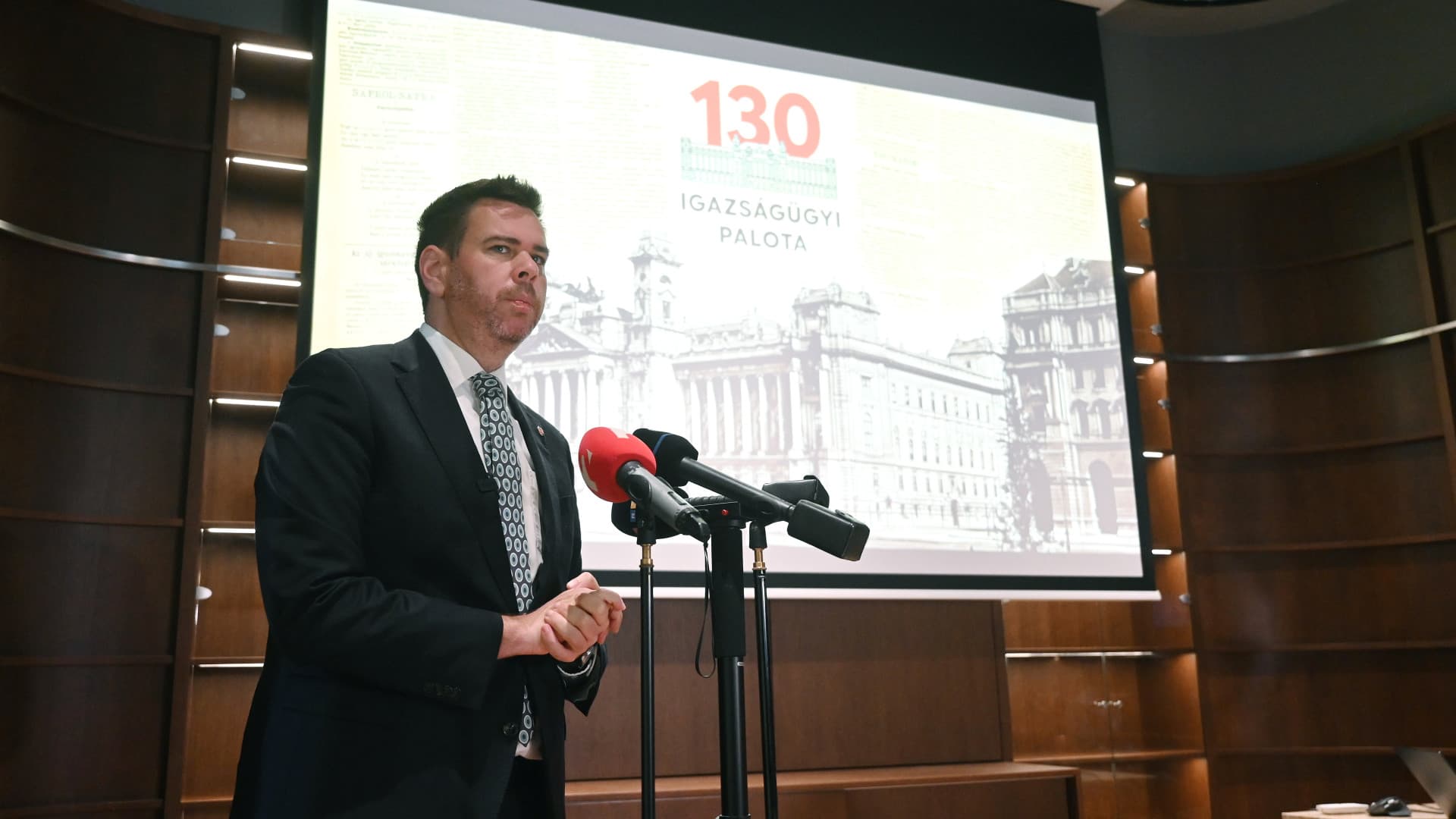 Vitézy Dávid: új magasépítési beruházások helyett egyelőre az uniós milliárdok lehívásán a fókusz