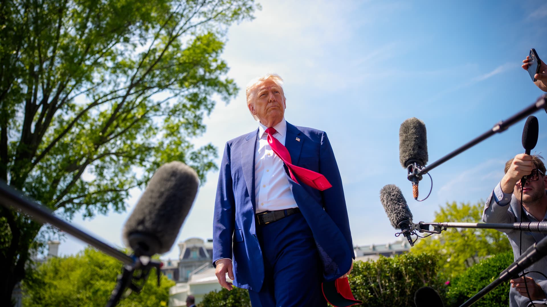 Komoly veszély leselkedik Donald Trumpra: gyűlnek az aggályok az elnök körül