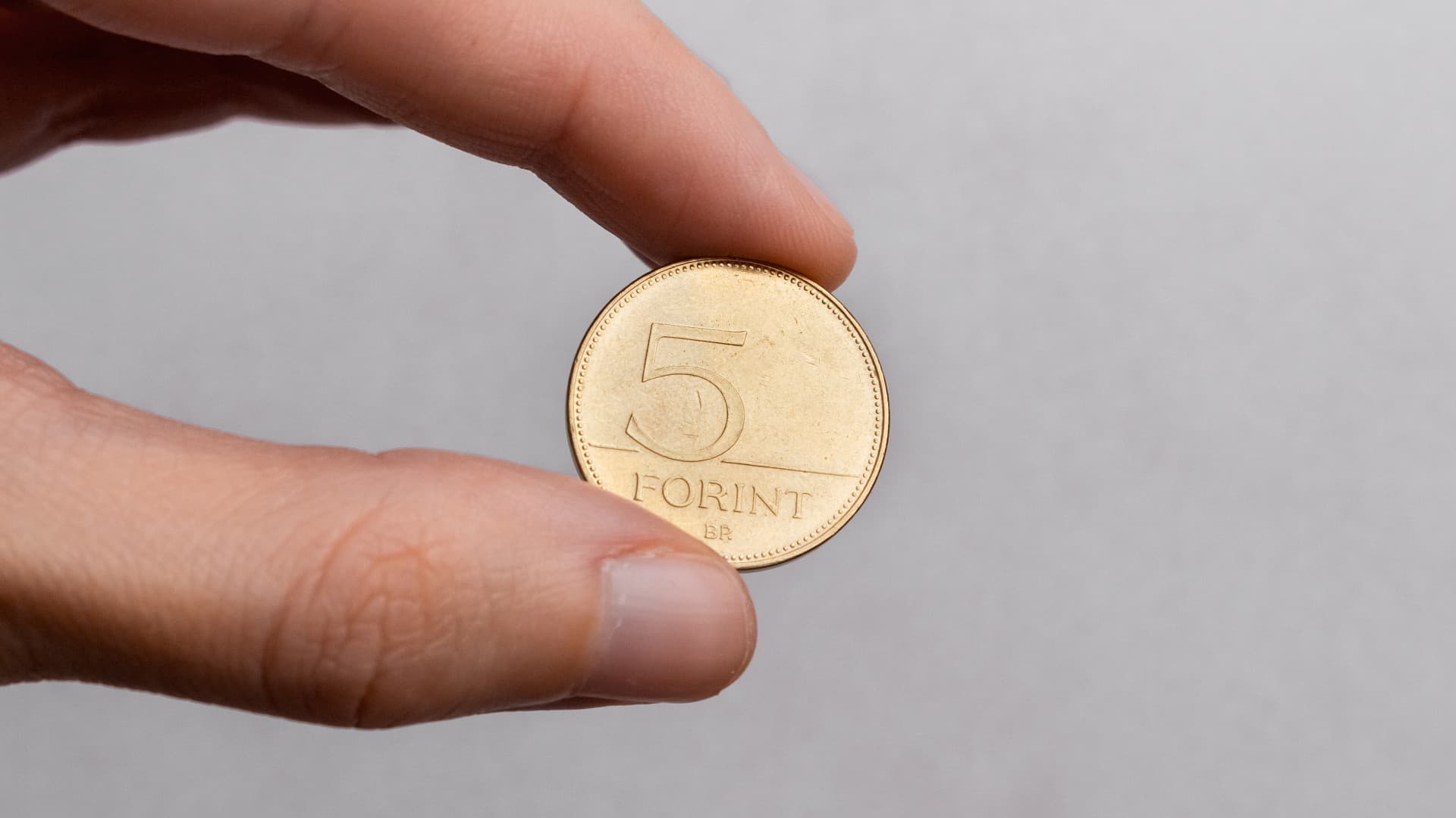 Korrigált a forint