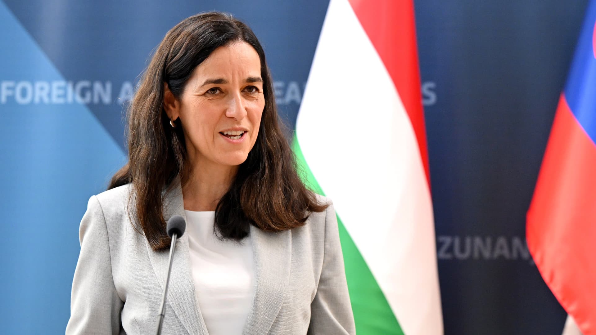 Orbán Anita elárulta, mit kell tenniük a magyaroknak, ha beüt a katasztrófa külföldön