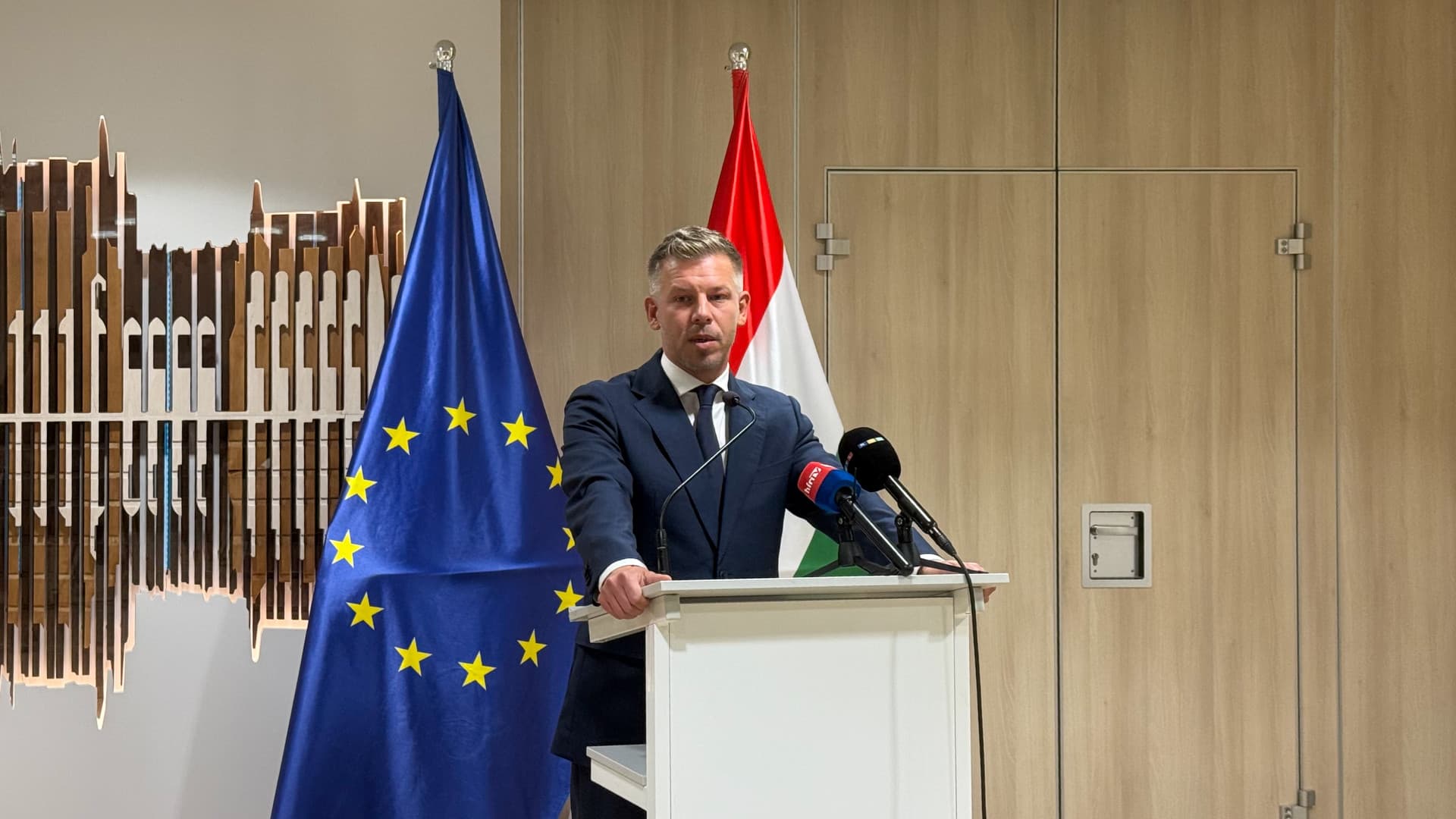 Tisza-kormány: a költségvetést várjuk, Matolcsy György ellen még mindig nincs nemzetközi körözés