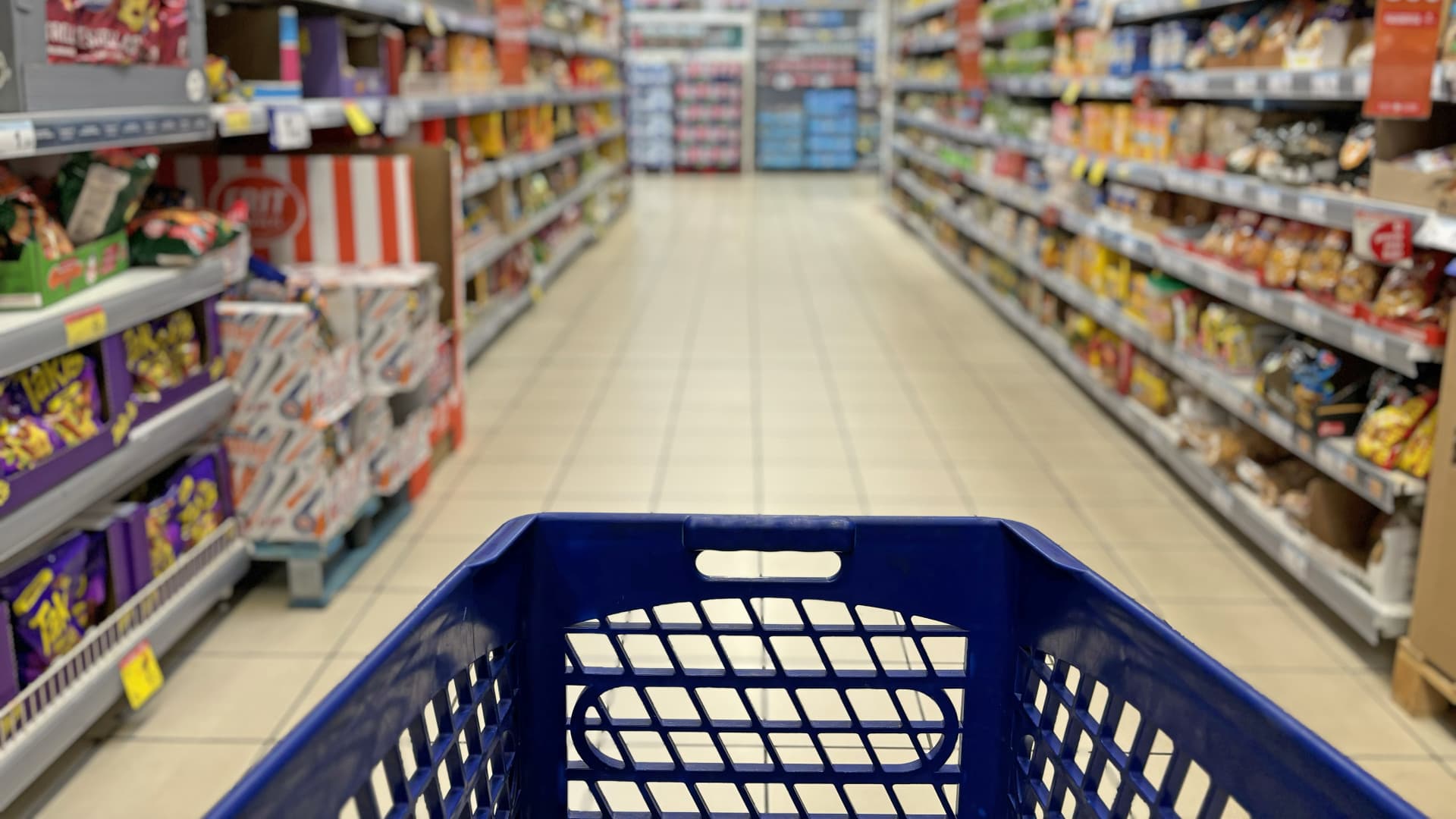 Mit jelenthet az árrésstop kivezetése a bolti árcédulákon?