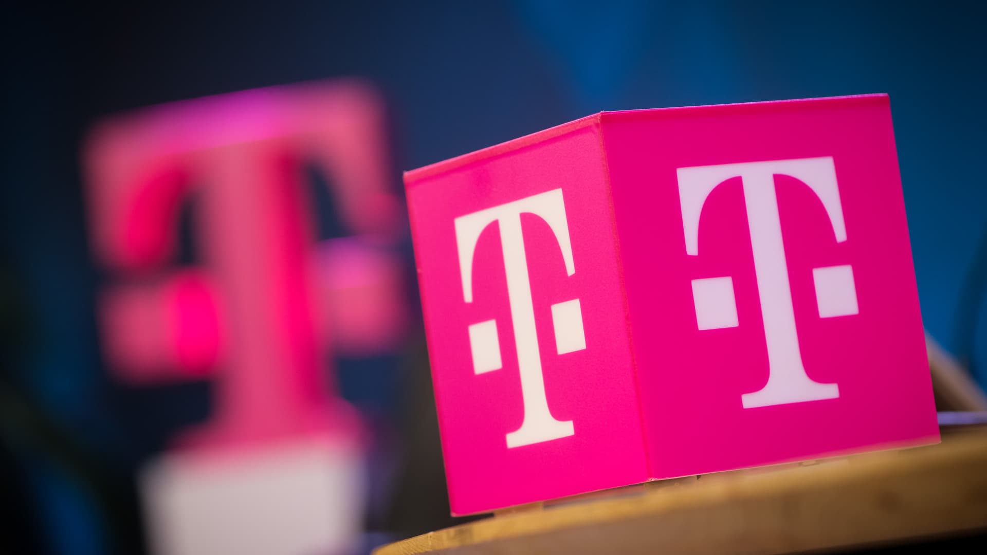 A Magyar Telekom vezérigazgatója kiszáll a Fradi elnökségéből