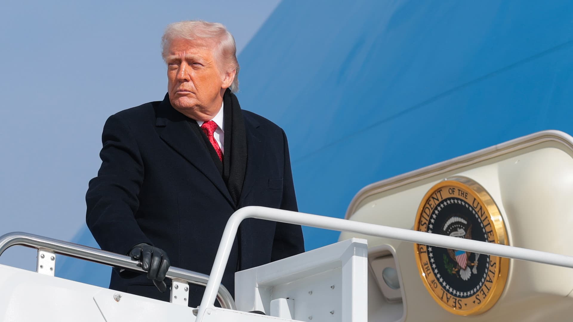 Trump könyörtelenül benyújtotta a számlát Európának: több százmilliárd dollárt követel vissza