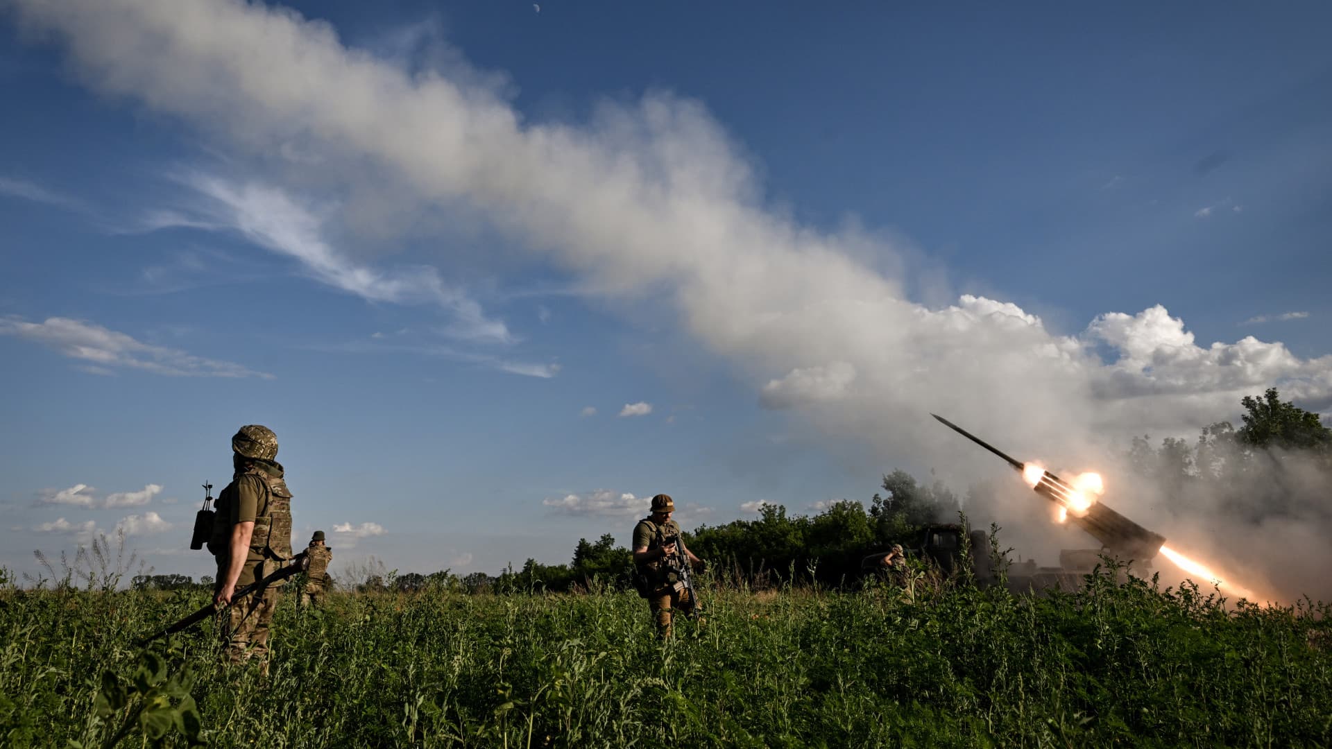 Orosz rakéta tört be a NATO területére, súlyos támadás érte az ukrán hadiipart – Ukrajnai háborús híreink csütörtökön