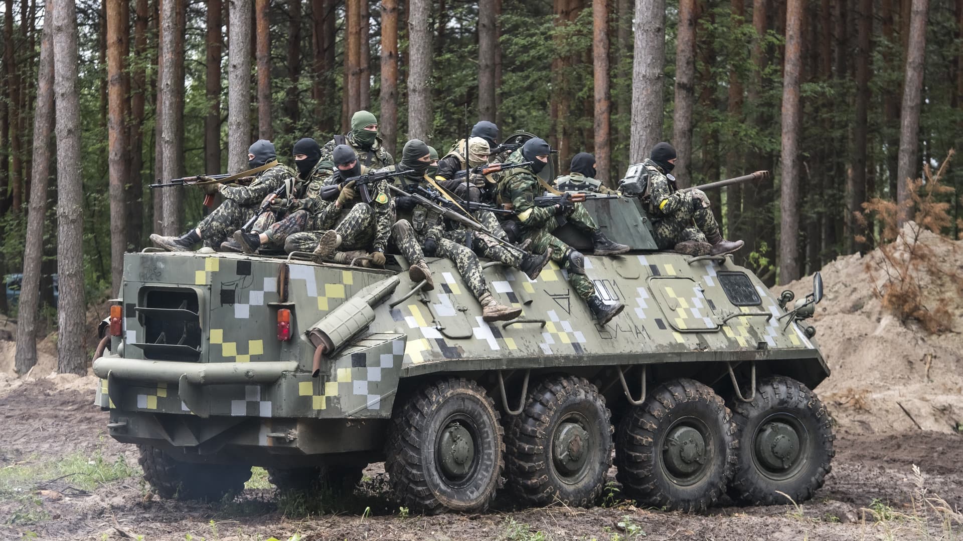 Odalép Amerika Putyinnak, Kramatorszk kapujában az oroszok - Híreink az ukrán frontról szerdán