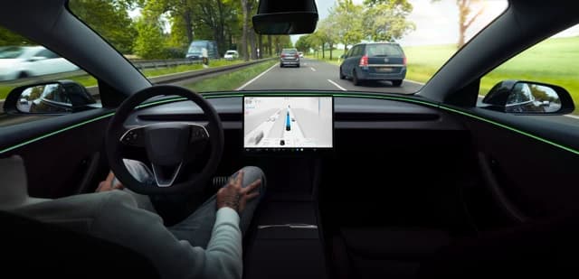 Elindult az európai robotaxi-verseny, emberi lábjegyzettel