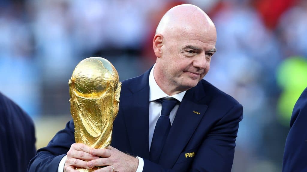 „Elvakított benneteket a gyűlölet és a kritizálási vágy” – a FIFA elnöke beszólt a kritikusainak