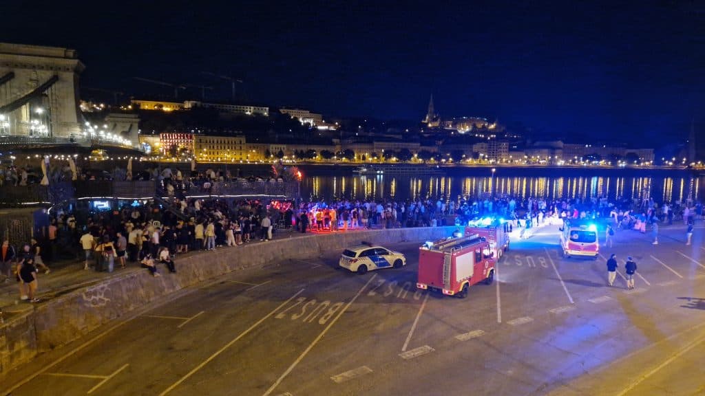 Lezuhant egy férfi a Pontoonnál, életveszélyes állapotban vitték kórházba