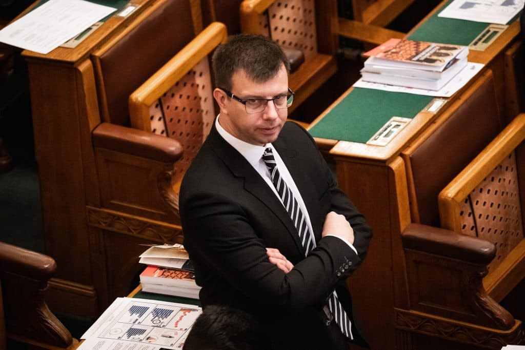 Fidesz-frakcióvezető: Az Alkotmánybíróság határozata utat nyit az önkény felé