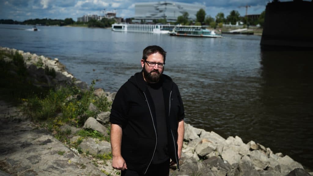 „A vízpart nyugalmát emlegetik, de a többség gigászi pontyokkal akar fotózkodni” – ökológiai katasztrófát okoznak a horgászok?