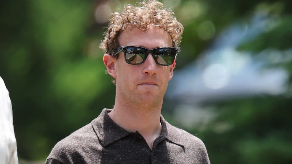 Szuperintelligenciát hozna létre Zuckerberg, a Meta új MI-modellel rukkolt elő