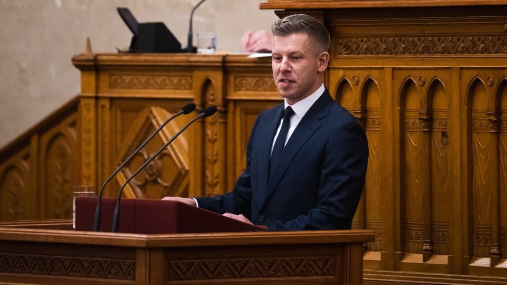 Toroczkainak válaszol Magyar