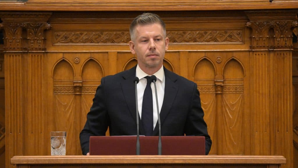 Nem függesztették fel Szentkirályi Alexandra és Latorcai Csaba mentelmi jogát
