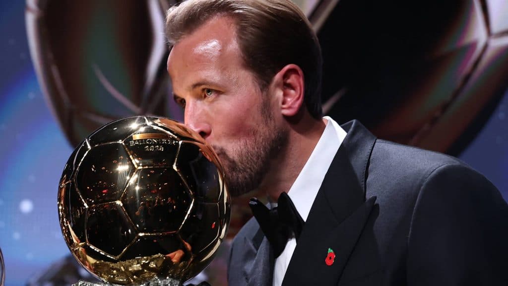Visszafogott, szerény, nem tomboló nárcisztikus, mint Cristiano Ronaldo – így ünnepli az angol sajtó Harry Kane Aranylabdáját