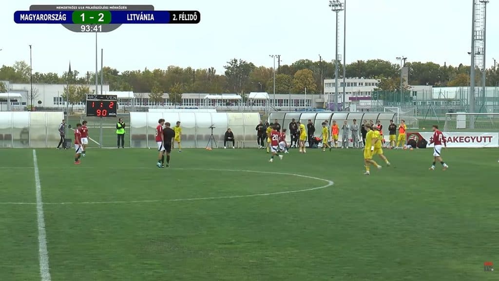 Súlyos eltiltással sújtották a bírót meglökő U16-os válogatott focistát