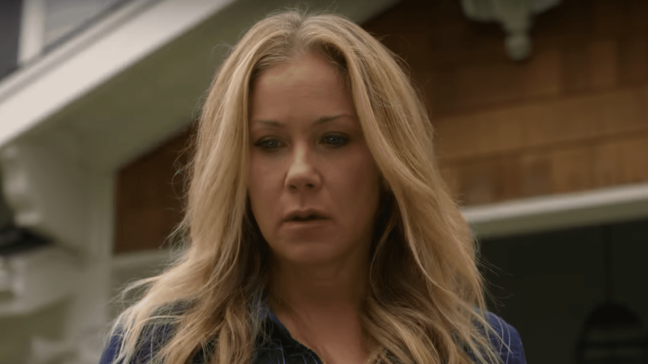 Christina Applegate bejelentette, hogy félrediagnosztizálták, nem abban a gyógyíthatatlan betegségben szenved, amit eddig annak hitt, de így sem örülhet