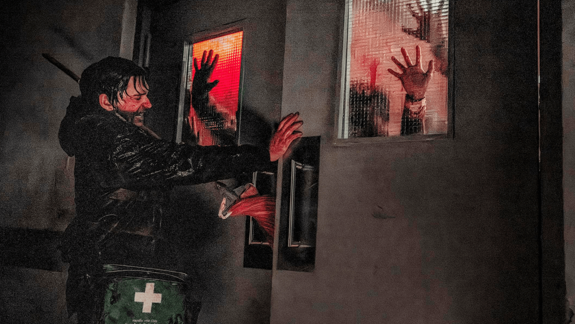 Az új Resident Evil-filmhez is készült egy spéci és elég beteg popcornvödör, ami a promóképen még egy műszívet is tartalmaz a kukorica mellett
