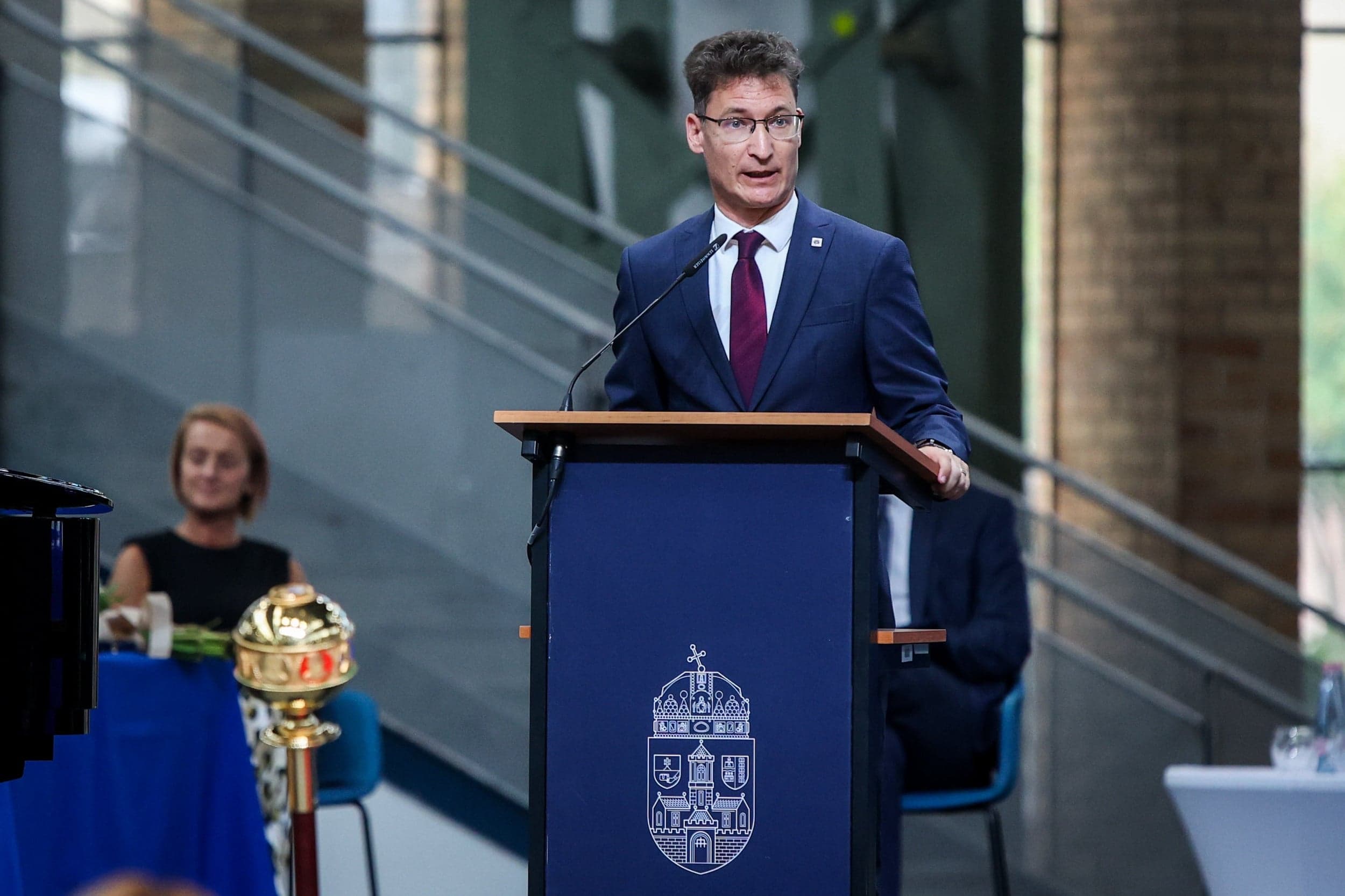 Székesfehérvár továbbra is ad bérkiegészítést a szociális szférában dolgozóknak