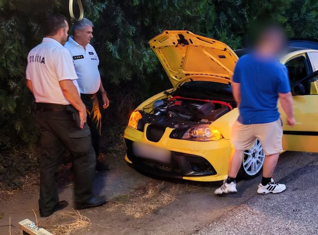 Komáromi tuningtalálkozóra csapott le a rendőrség
