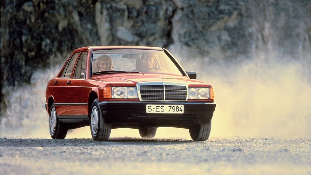 Születési anyakönyvi kivonatot ad a Mercedes a klasszikus autóihoz