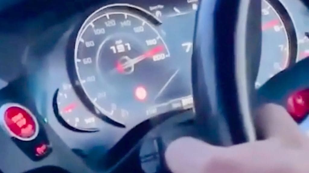 Négy év hűvösre küldték a focistát, miután 307-tel veretve videózta magát a BMW-jében